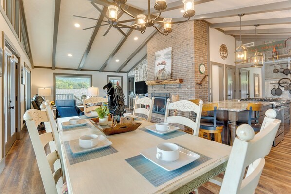 House (2 Bedrooms) | Interior