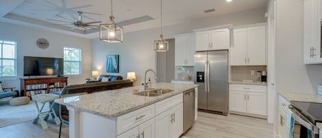 House (4 Bedrooms) | Interior