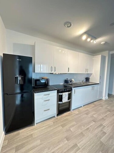 NEW Modern 2 Bedroom Apartment!