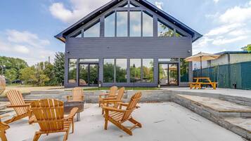 House (4 Bedrooms) | Front of property