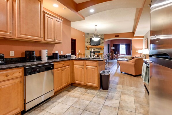 Interior - Wisconsin Dells Resort Condo w/ 2 Fireplaces (Wisconsin Dells)