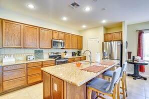 Apartment (2 Bedrooms) | Interior - Green Valley Townhome w/ Community Amenities! (Green Valley)