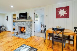 House (3 Bedrooms) | Interior - 'mount Pine' Winter Retreat Near the Green Mtns! (Wardsboro)