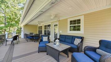 House (4 Bedrooms) | Front of property