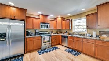 Rumah (4 Bedrooms) | Interior