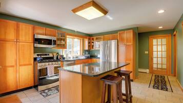 House (4 Bedrooms) | Interior