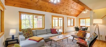 Charming Putney Home: Porch, Grill & Hiking Trails