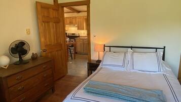 1 غرفة نوم ومكواة/لوح كي وواي فاي مجانًا وملاءات أسرّة