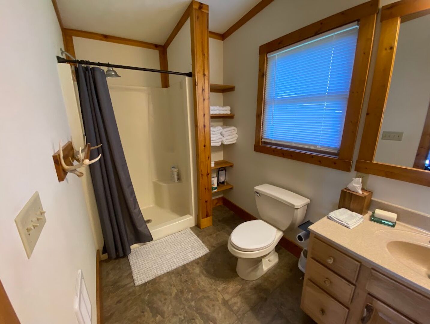 淋浴設備、風筒、提供毛巾、番梘