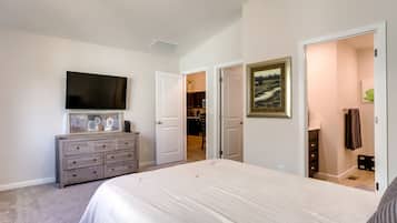 House (3 Bedrooms) | 3 bedrooms, laptop workspace, iron/ironing board, free cots/infant beds