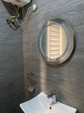 Executive Room | Bathroom