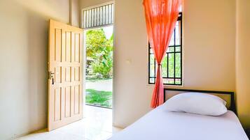 Desk, laptop workspace, free WiFi, bed sheets