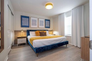 10 Schlafzimmer, Bügeleisen/Bügelbrett, Reisekinderbett, WLAN