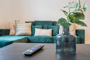 基础独立别墅 | 起居区