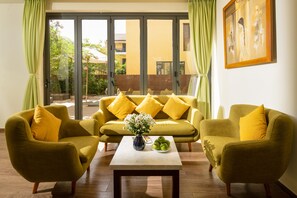 Lobby sitting area - Palm Boutique Village - STAY 24H (Da Nang)