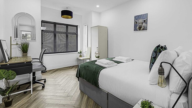 Unclassified image, 1 of 25, button - Beautiful 3 Bed Abode in Hanwell (London)