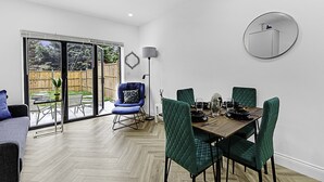 Unclassified image, 4 of 25, button - Beautiful 3 Bed Abode in Hanwell (London)