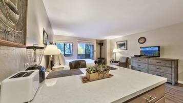 Iron/ironing board, WiFi (free), bed sheets