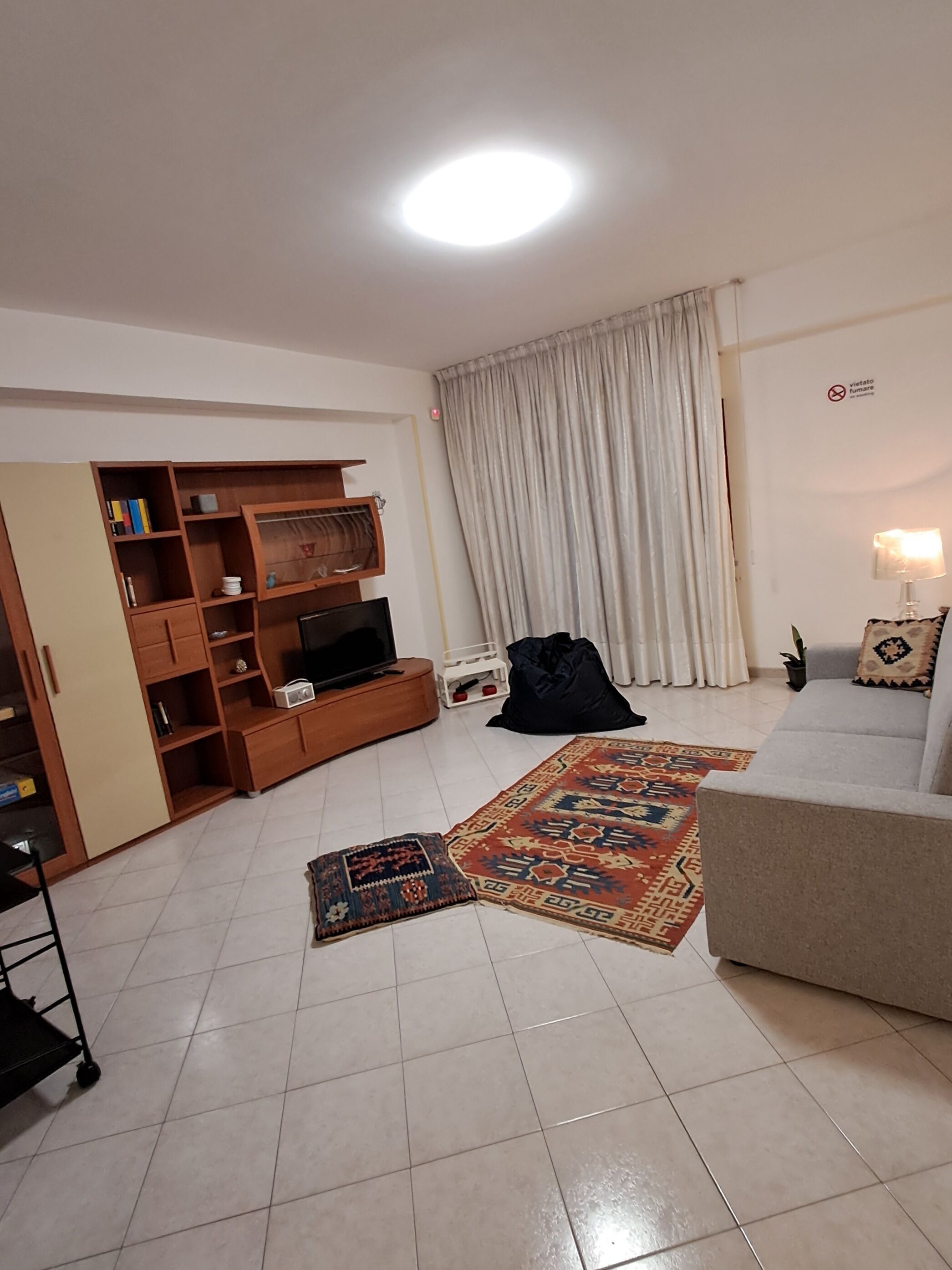 TV, libri, impianto stereo