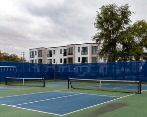 Tennis court - Traverse City Escape (Traverse City)