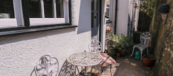 19 Lion Street