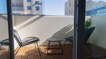 Apartment | 2 bedrooms, individually decorated, individually furnished, desk