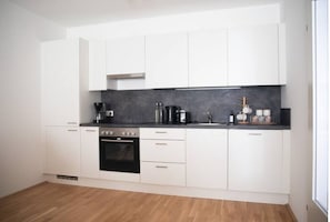 Huoneisto | Yksityinen keittiö | Jääkaappi, uuni, liesi, espressokone