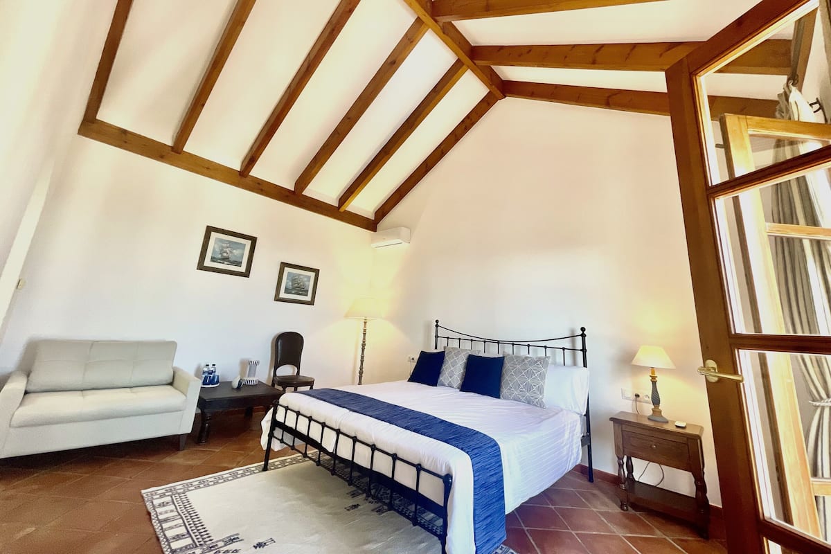 Deluxe Double Room, Sea View | In-room safe, free WiFi