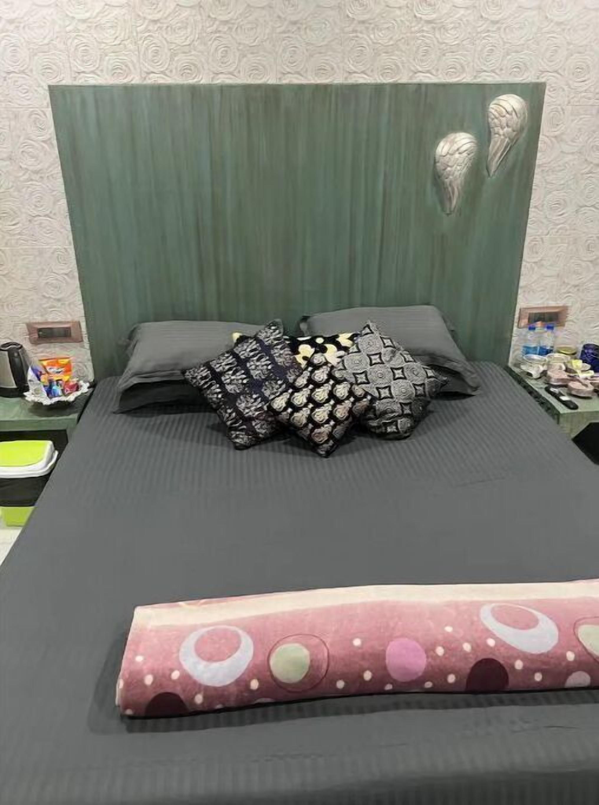 1 室のベッドルーム、WiFi