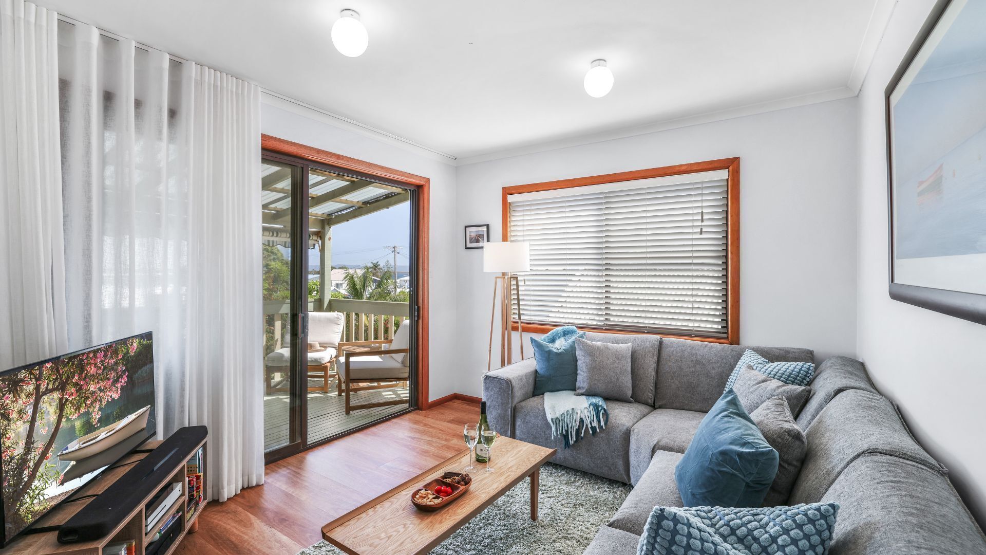 Smart-TV, Tischtennisplatte