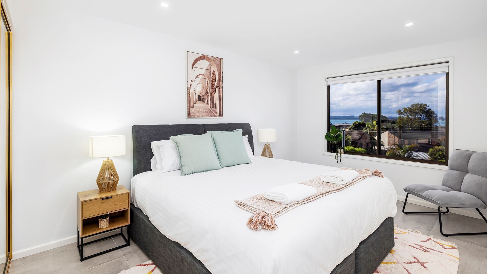 6 habitaciones, tabla de planchar con plancha, cuna de viaje y wifi 