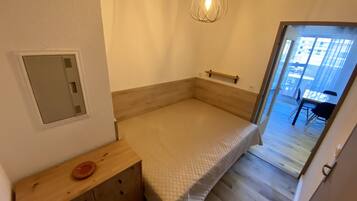 1 chambre, fer et planche Ă  repasser, Wi-Fi gratuit, draps fournis