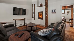 Een smart-tv en een open haard