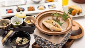 매일 현지식 아침 식사 유료