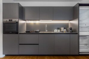 Fridge, microwave, dishwasher, electric kettle - Virgil apartment, annexe (Nago-Torbole)