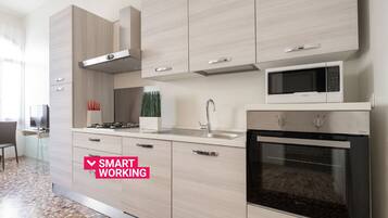 Refrigerador, microondas, horno, lavavajillas