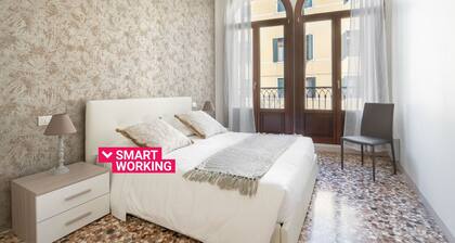Accademia Charm 2.2 by Wonderful Italy