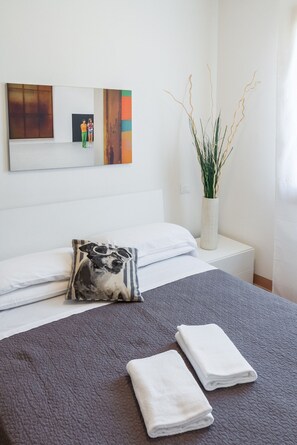 Iron/ironing board, free WiFi, bed sheets