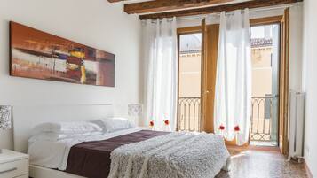 Iron/ironing board, free WiFi, bed sheets