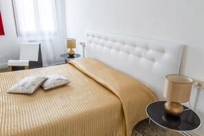 2 chambres, fer et planche Ă repasser, Wi-Fi gratuit, draps fournis