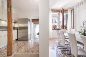 Fridge, microwave, oven, dishwasher - Best Rialto Palace 2 by Wonderful Italy (Venecia)