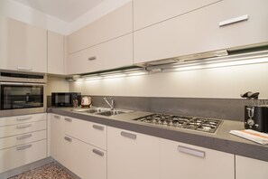 Fridge, microwave, oven, dishwasher