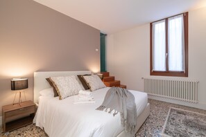 3 chambres, fer et planche à repasser, Wi-Fi gratuit, draps fournis