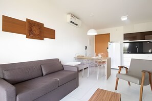 Basic Apartment | Living area | TV