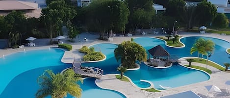 Basic Apartment | Pool