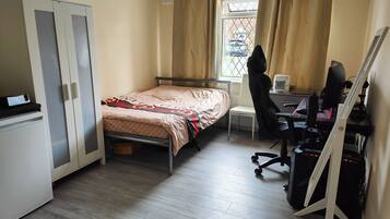 1 bedroom, WiFi, bed sheets