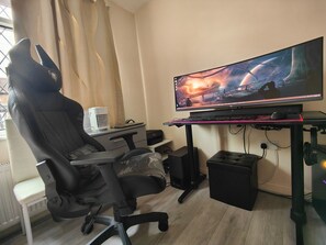 Interior - Spacious studio in New Addington (New Addington)