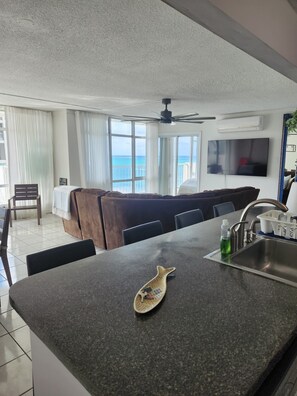 Interior - ¡Perlazul! Coral Beach Towers en Isla Verde (Carolina)