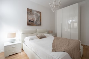 2 bedrooms, iron/ironing board, free WiFi, bed sheets - San Marco Square With Terrace by Wonderful Italy (Venecia)