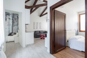1 chambre, fer et planche à repasser, Wi-Fi gratuit, draps fournis